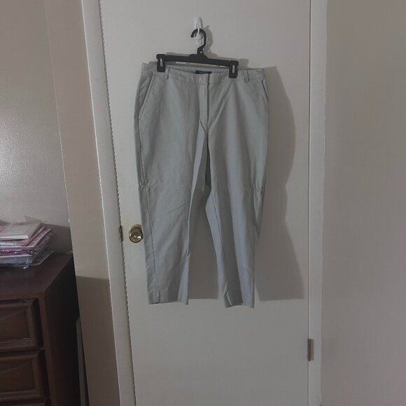 Chadwick's of Boston Lt. Gray Capri Pants Size 16W - Picture 1 of 5